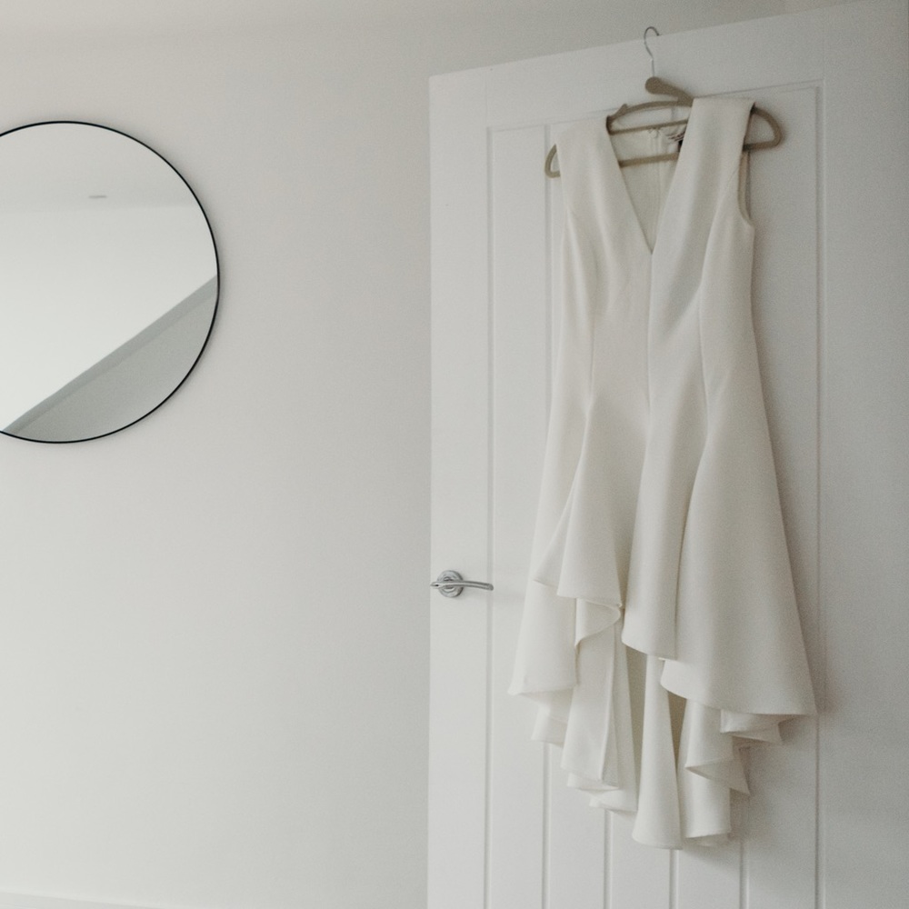 Halston Heritage Sleeveless V-Neck High Low Crepe Cocktail / Wedding Dress Chalk